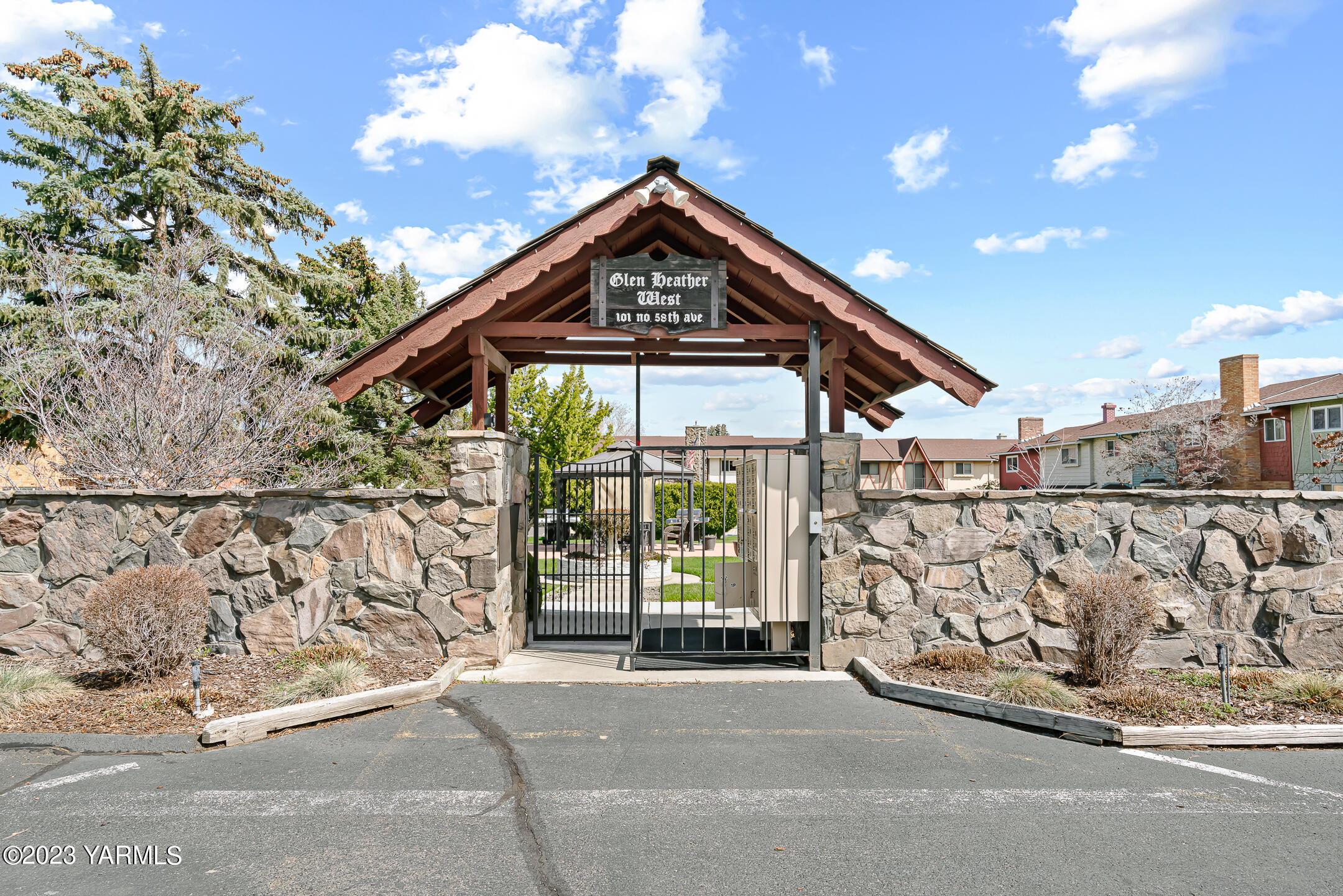 101 N 58th Ave Unit: 6