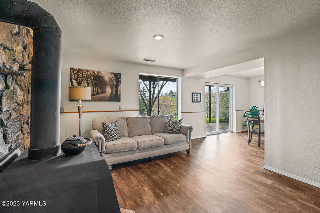1006 Prospect Way