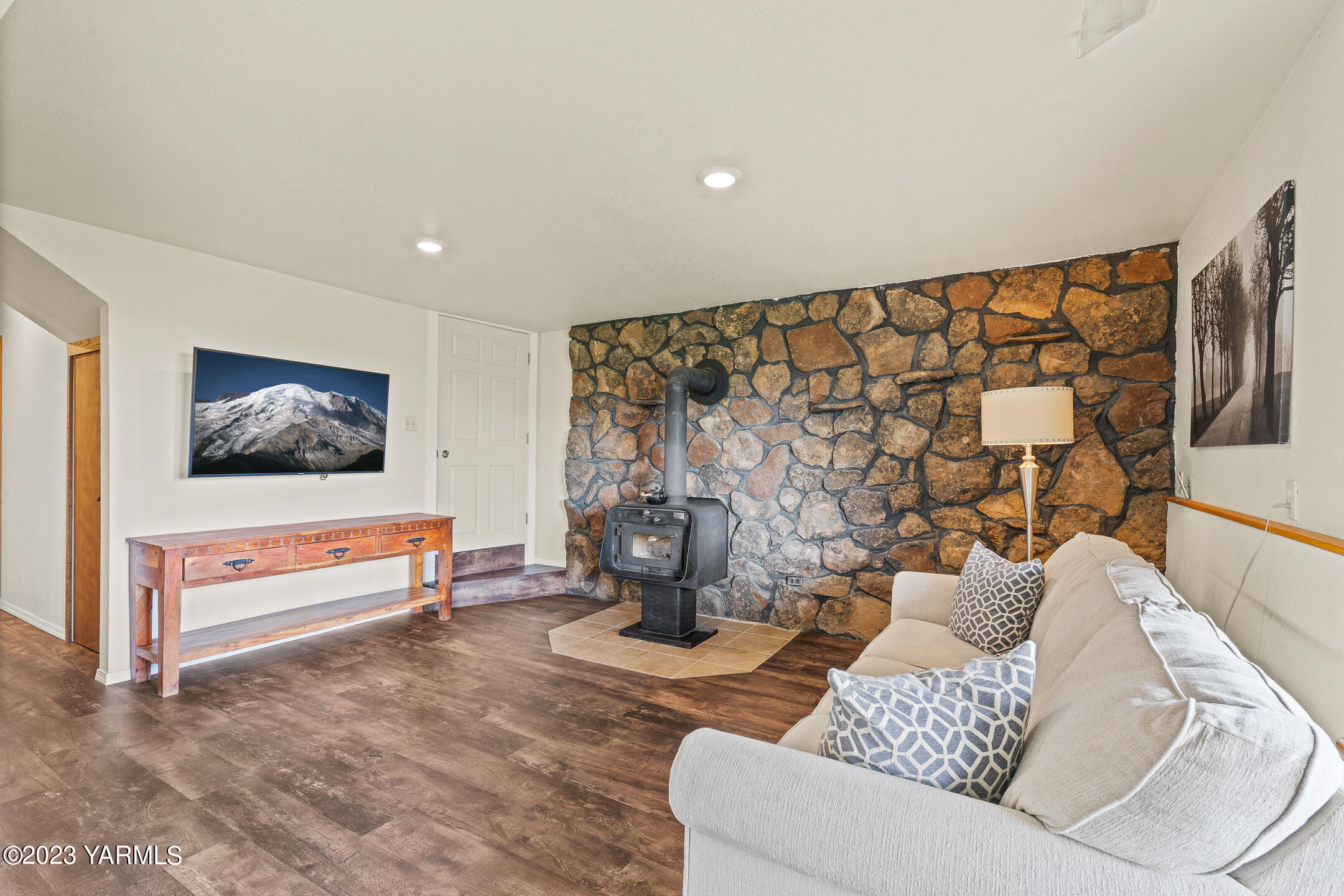 1006 Prospect Way