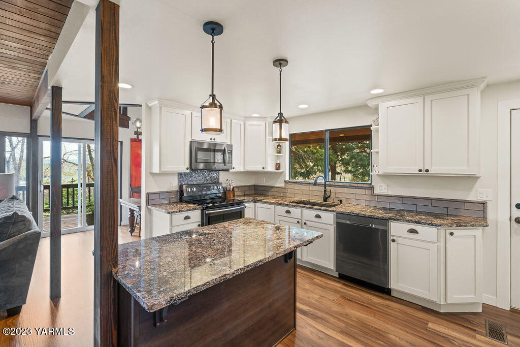 1006 Prospect Way