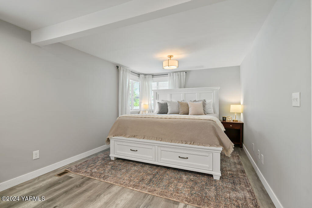 216 S 35th Ave