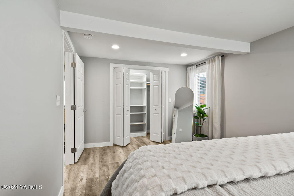 216 S 35th Ave
