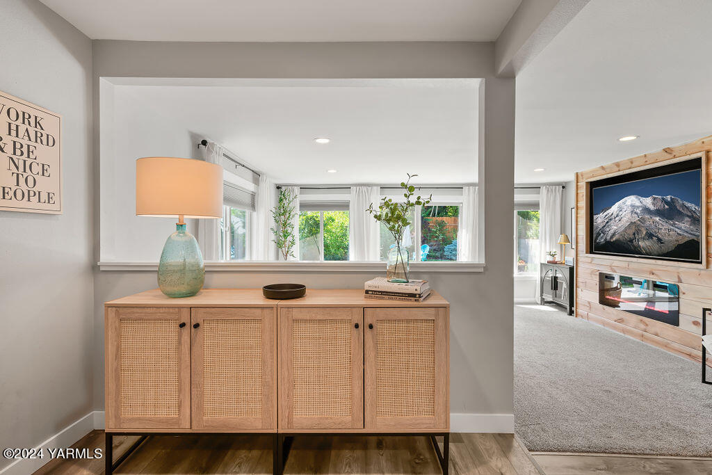 216 S 35th Ave