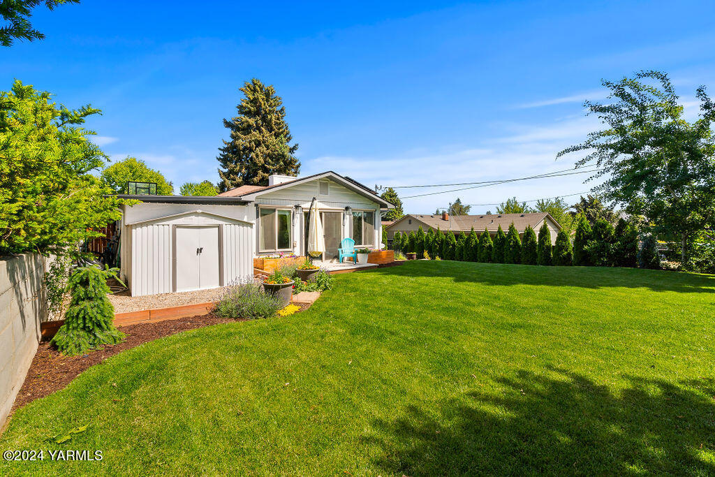 216 S 35th Ave