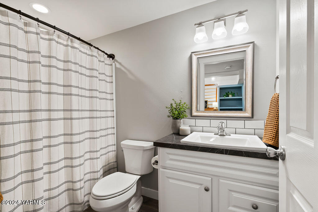 216 S 35th Ave