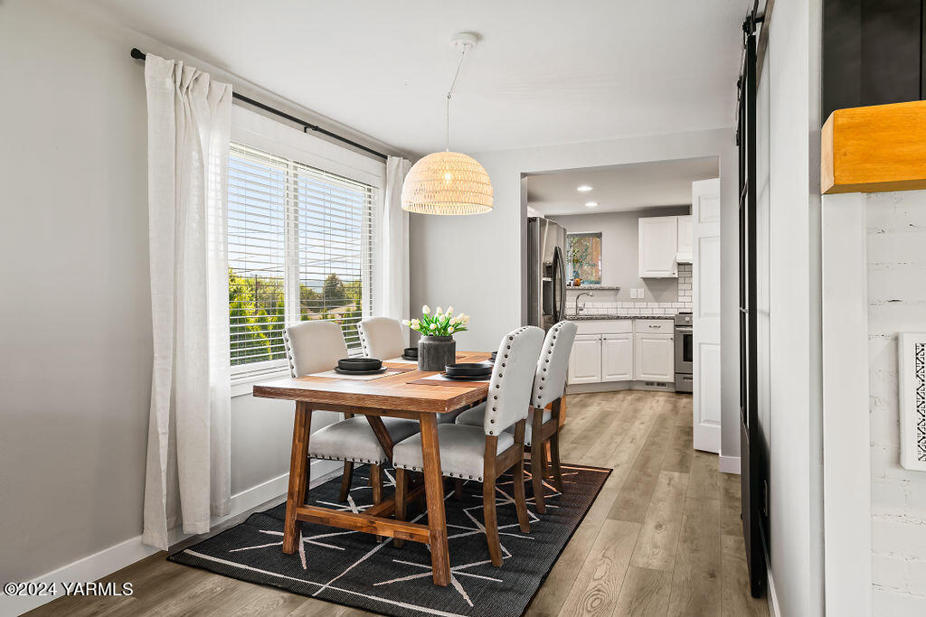 216 S 35th Ave