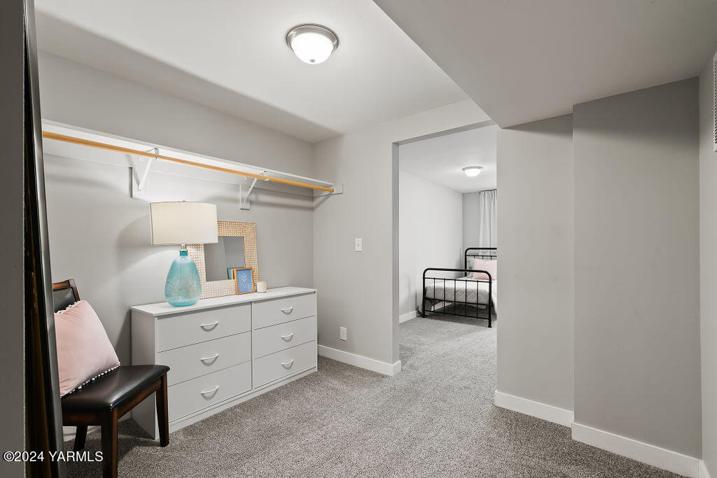 216 S 35th Ave