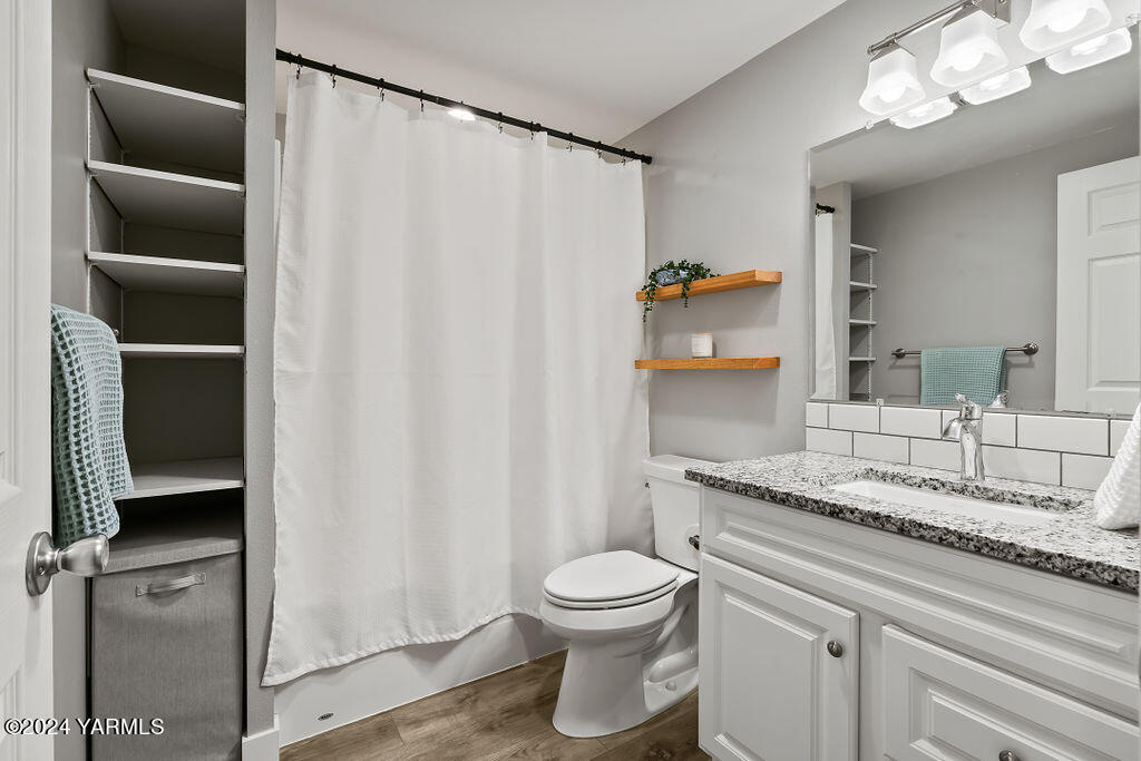 216 S 35th Ave