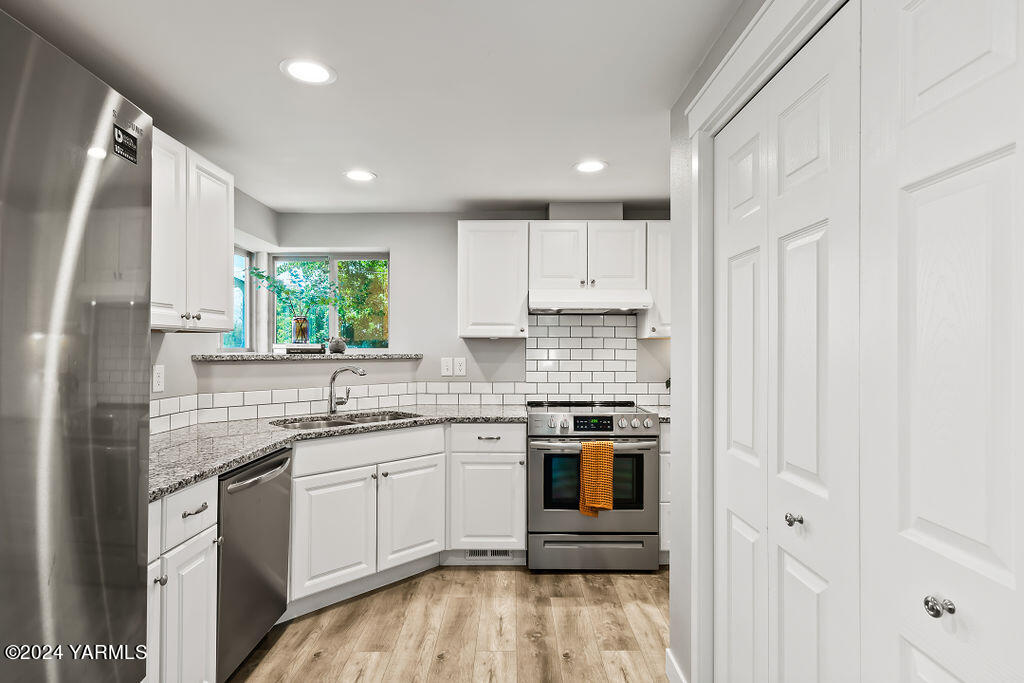 216 S 35th Ave
