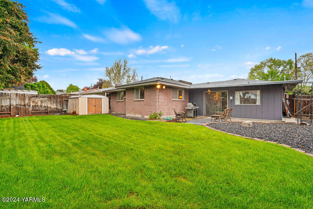 1012 S 33rd Ave