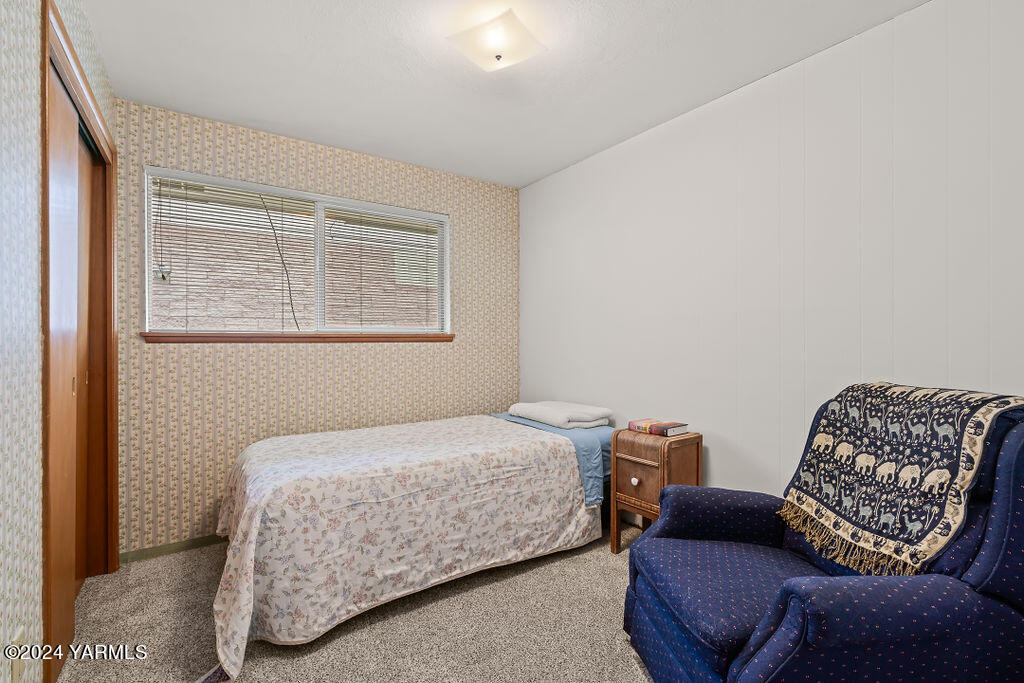 1012 S 33rd Ave