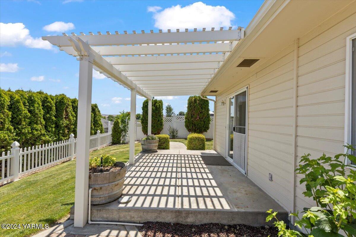 509 N 77th Ave