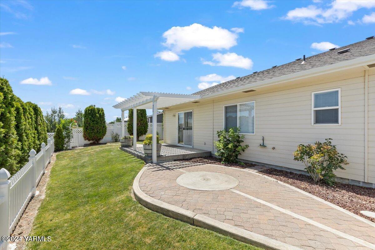 509 N 77th Ave