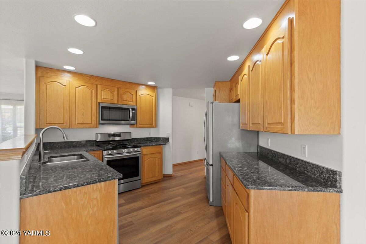 509 N 77th Ave