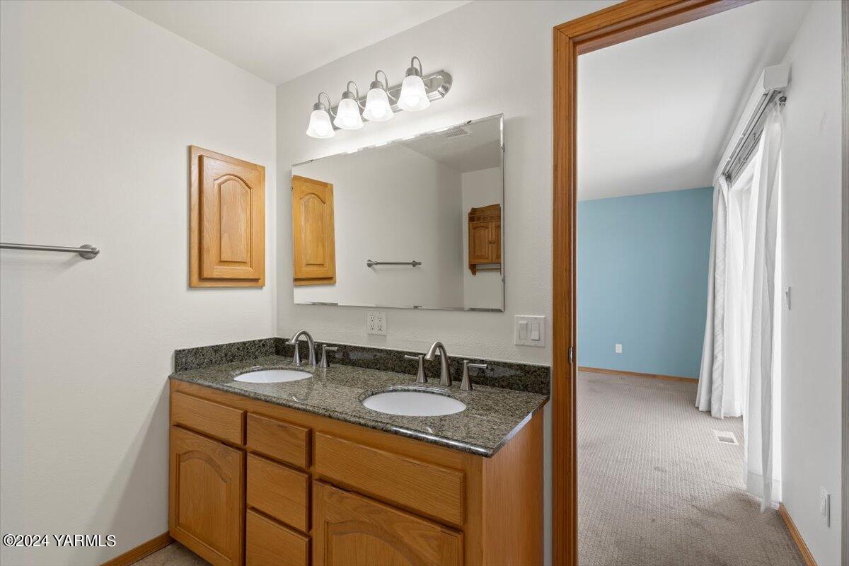 509 N 77th Ave