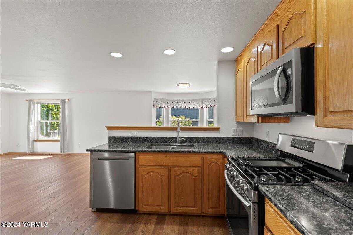 509 N 77th Ave