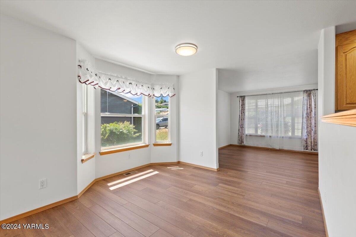 509 N 77th Ave