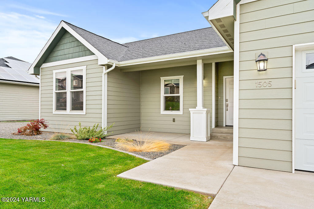 1505 W Naches Ave