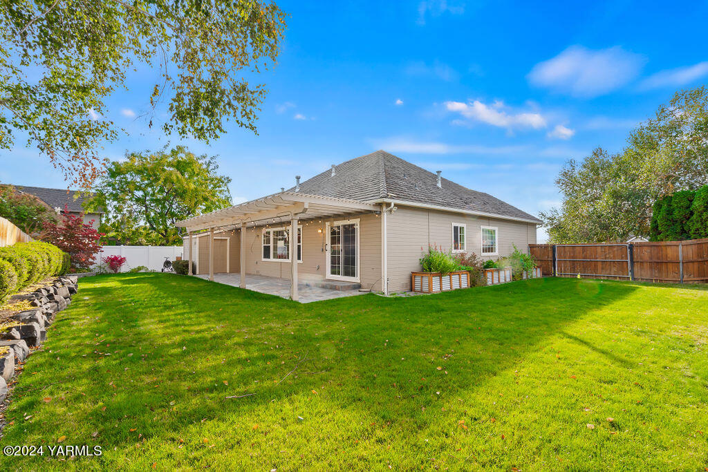 7319 Saddlebrook Dr
