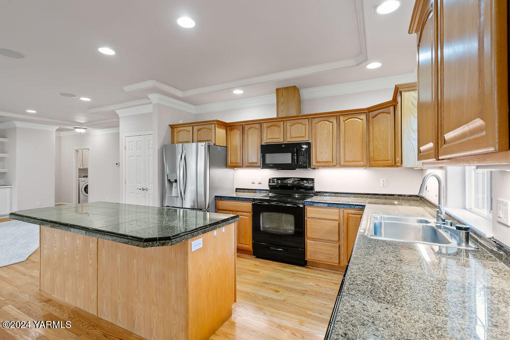 7319 Saddlebrook Dr