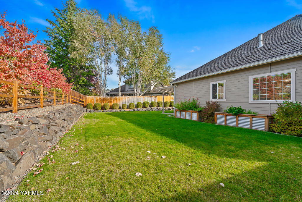 7319 Saddlebrook Dr