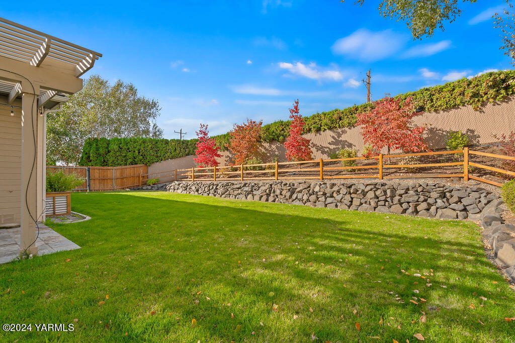 7319 Saddlebrook Dr