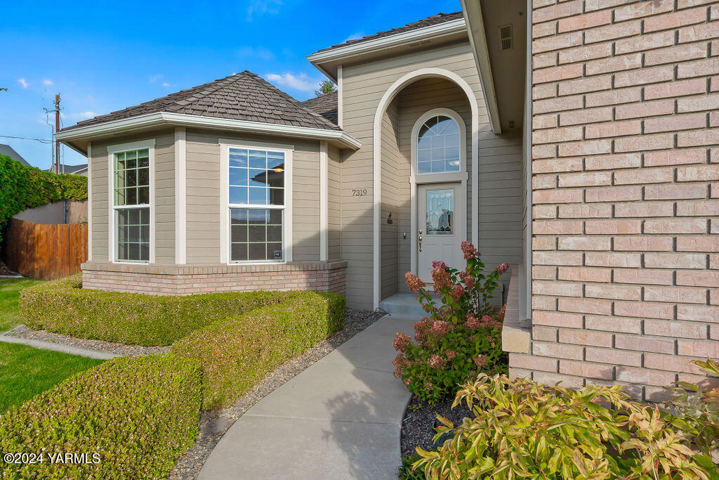 7319 Saddlebrook Dr