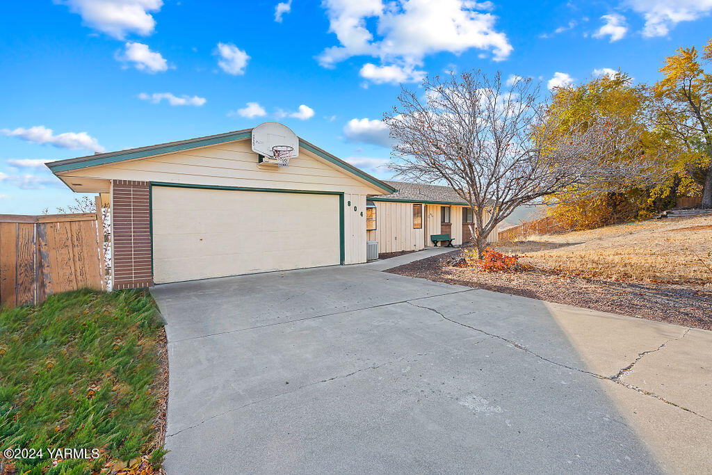 804 Ridgeview Ave