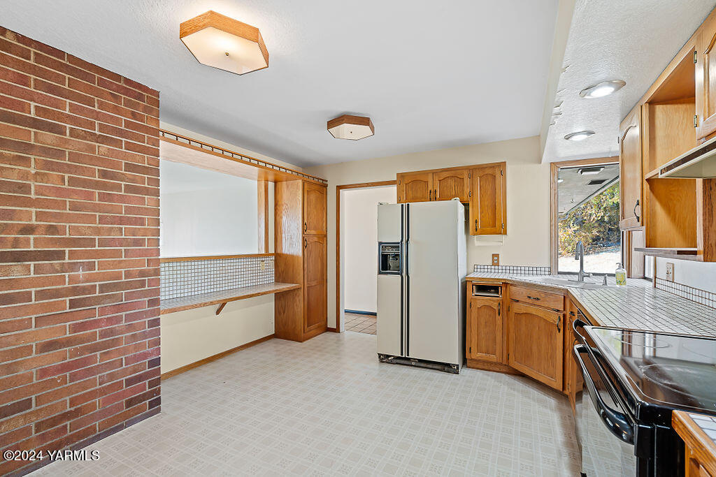 804 Ridgeview Ave