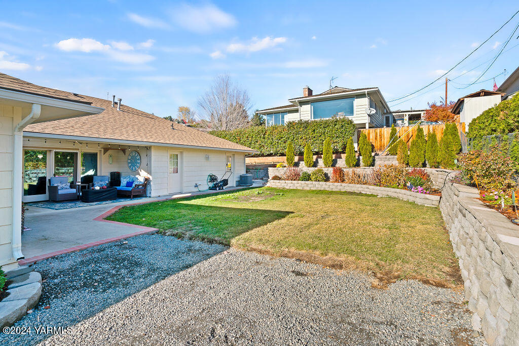 601 N 58th Ave