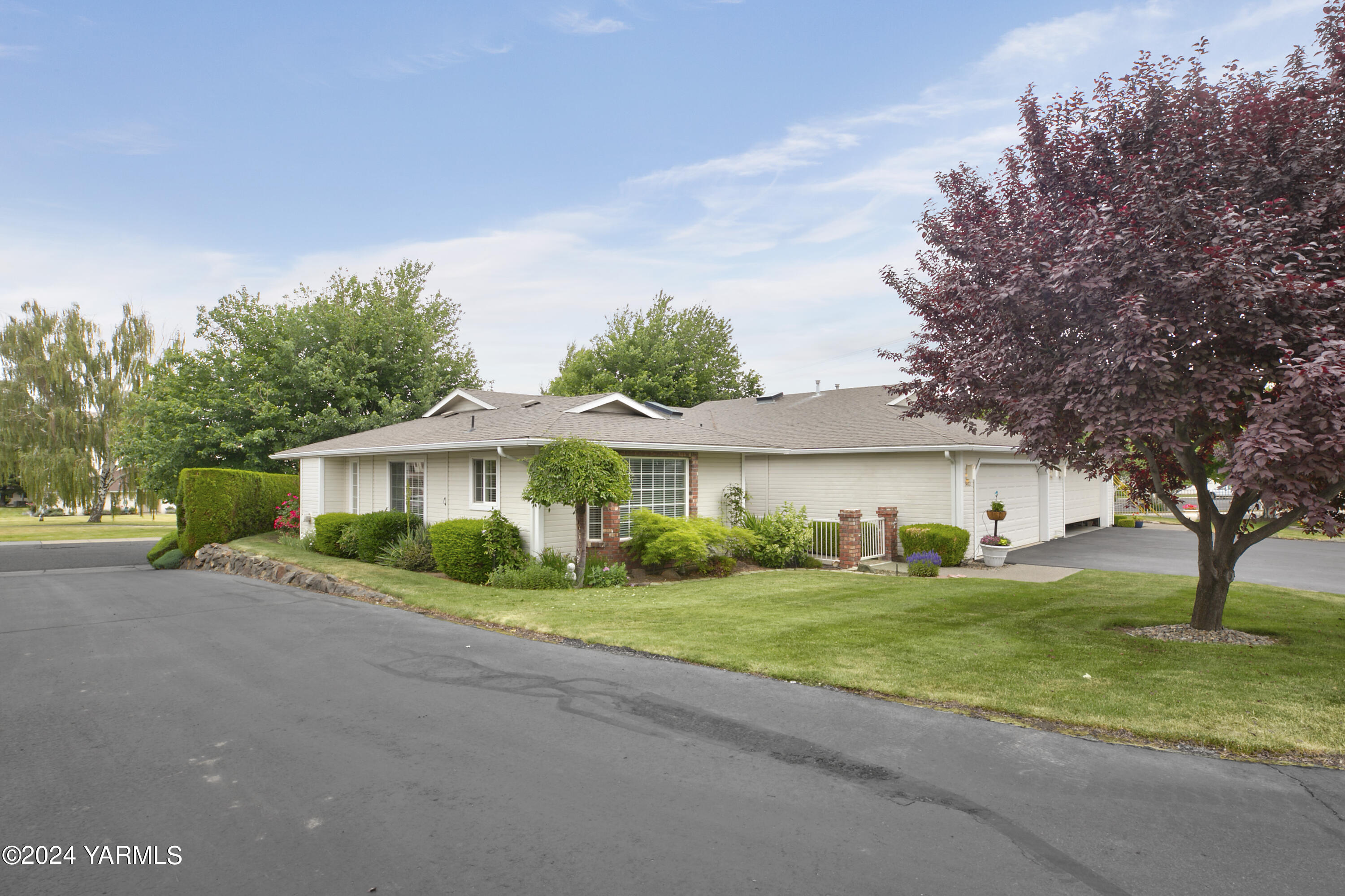 3402 Fairbanks Ave