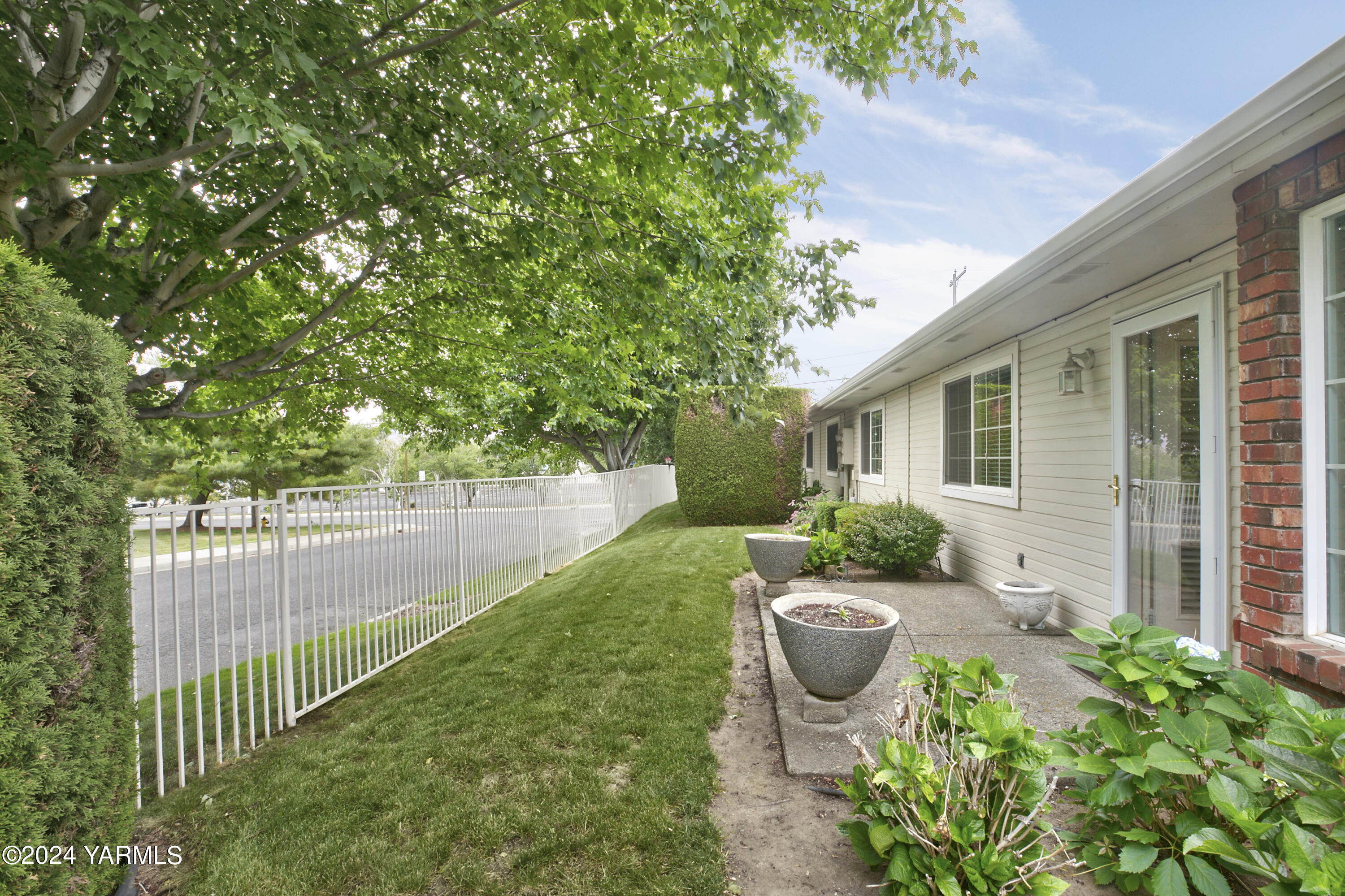 3402 Fairbanks Ave