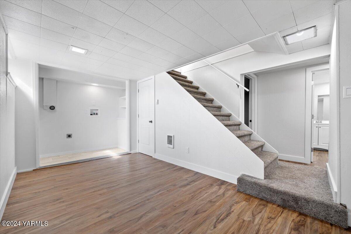 164 Hawthorne Dr