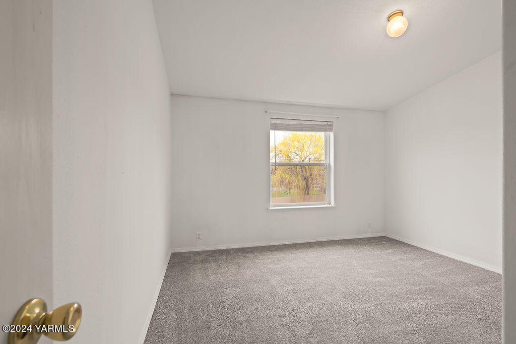 9510 W Walnut