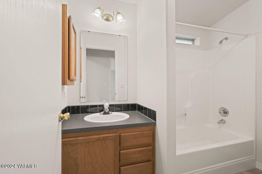 9510 W Walnut