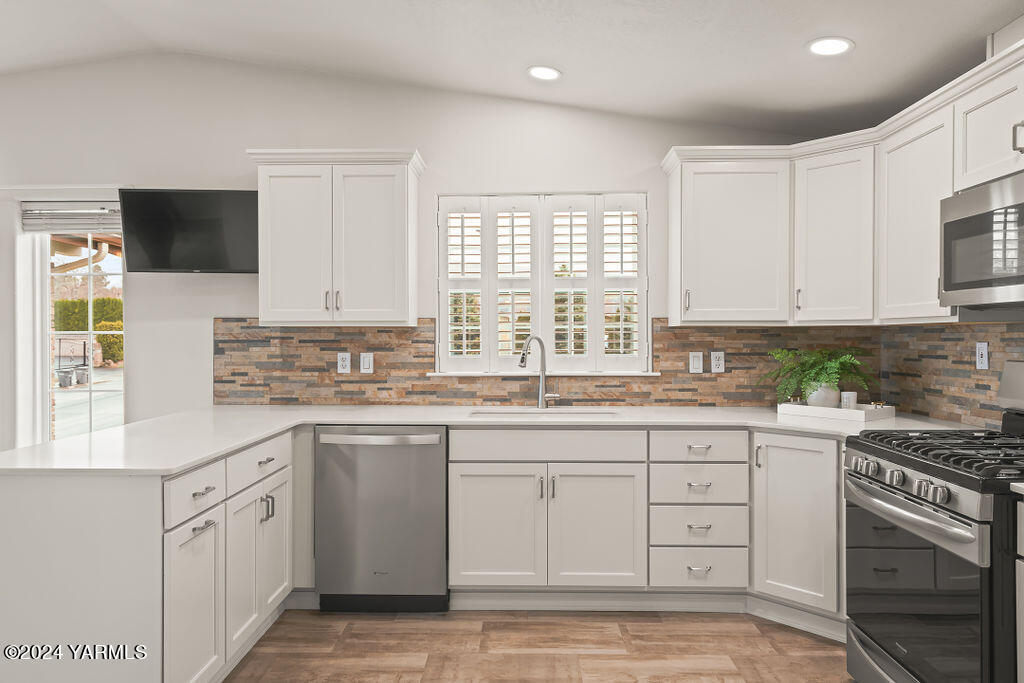 9510 W Walnut