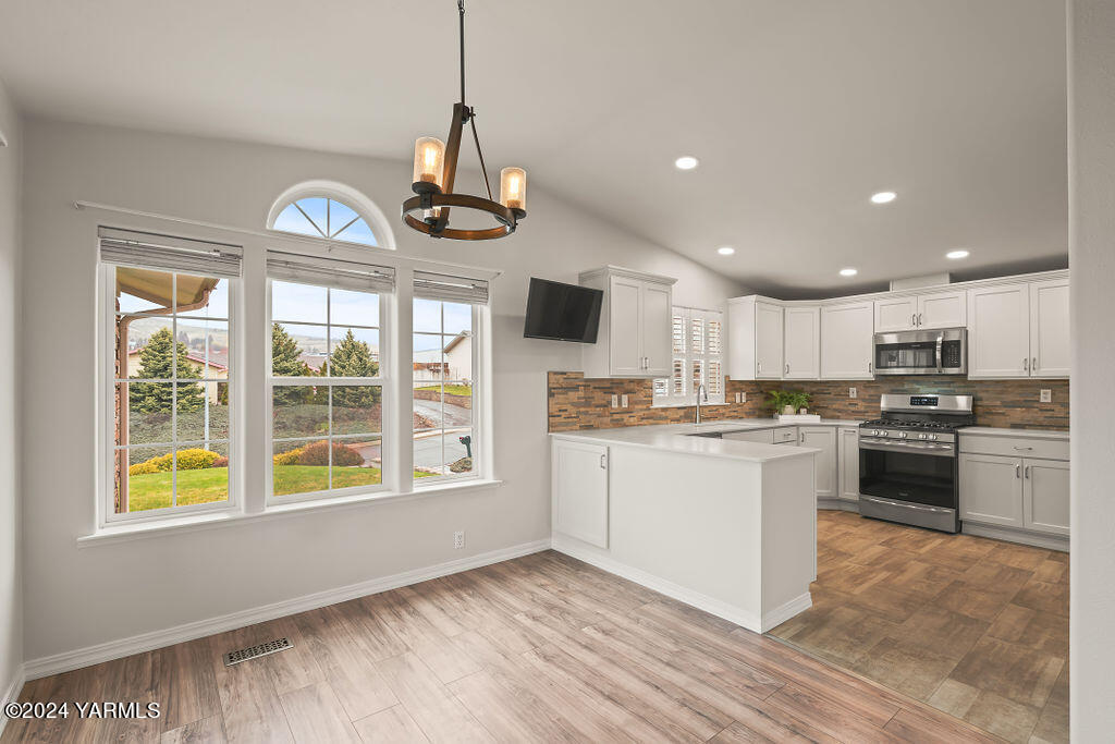 9510 W Walnut
