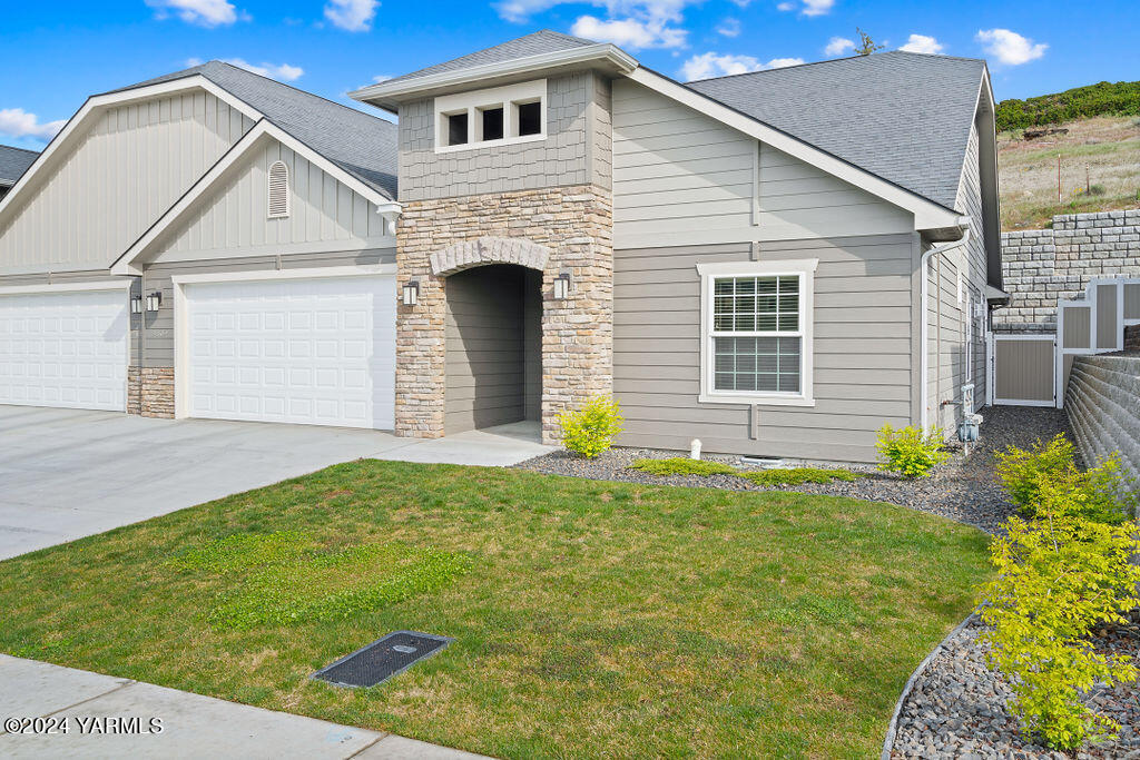 8809 Kail Dr