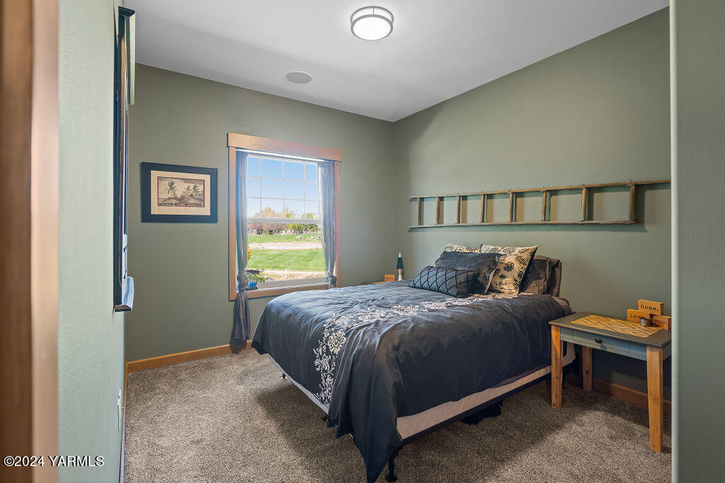 3663 Selah Loop Rd