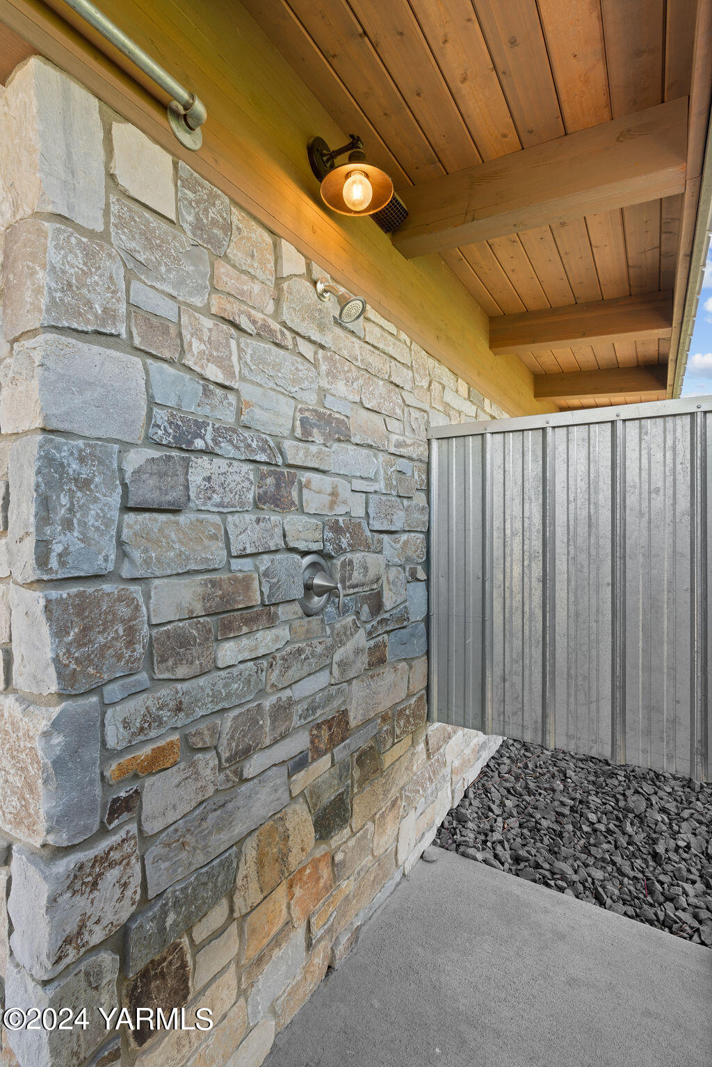 3663 Selah Loop Rd