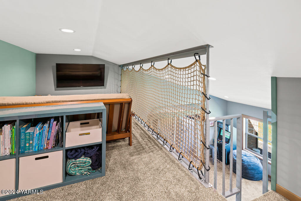 3663 Selah Loop Rd
