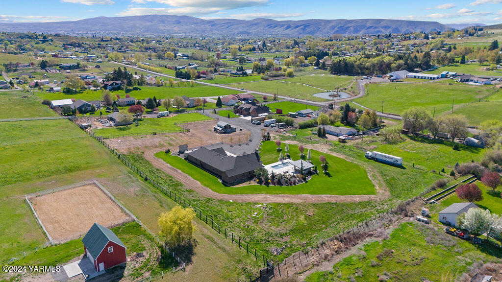 3663 Selah Loop Rd
