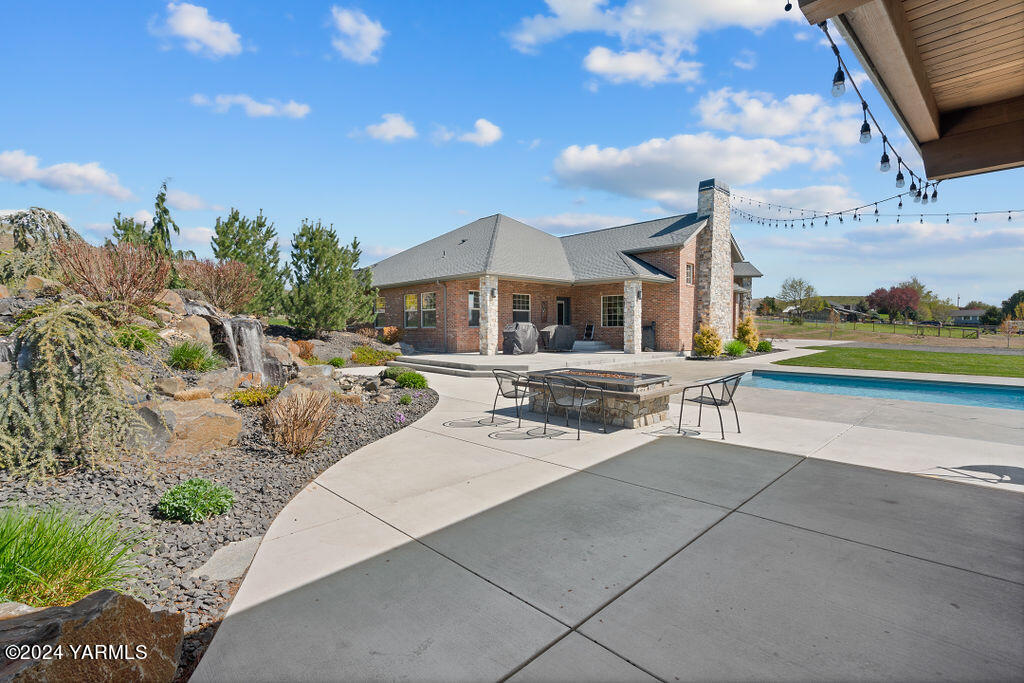3663 Selah Loop Rd