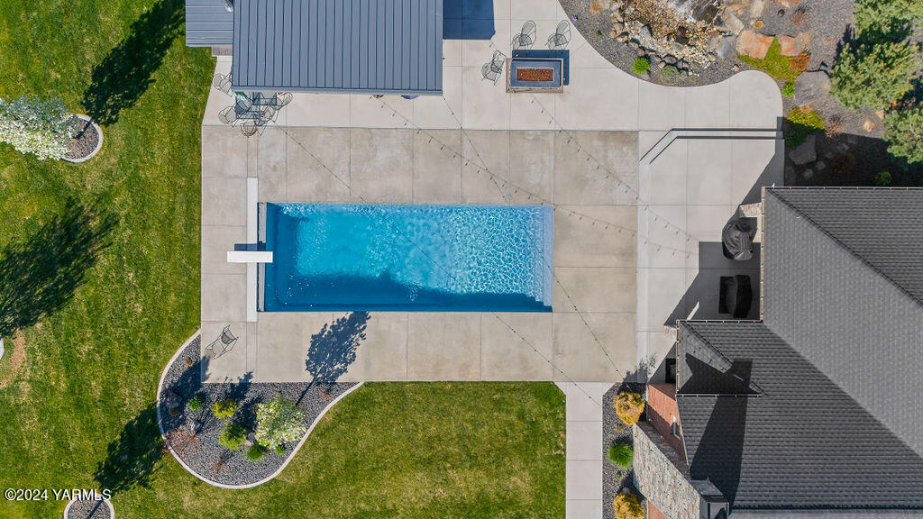 3663 Selah Loop Rd