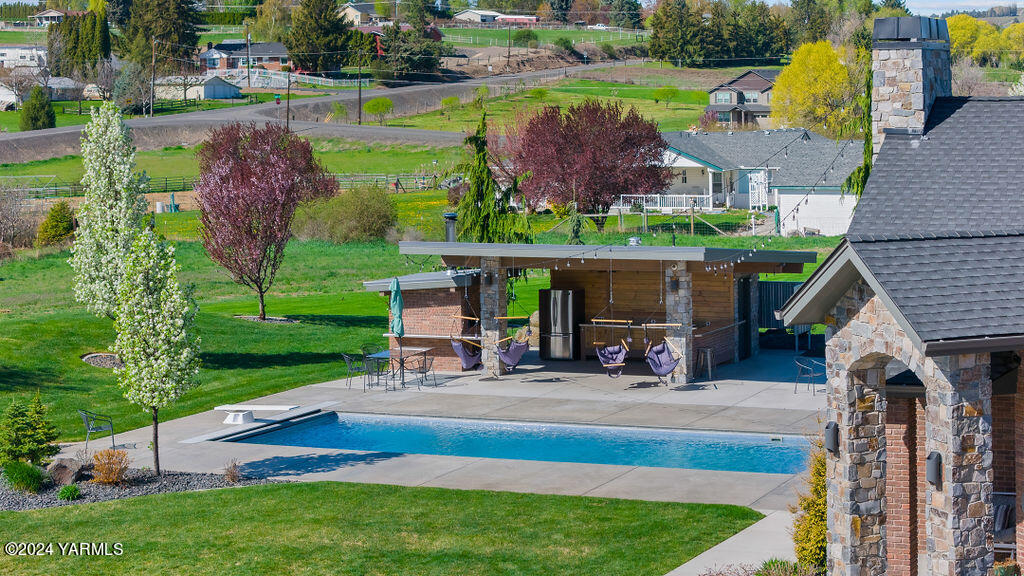 3663 Selah Loop Rd