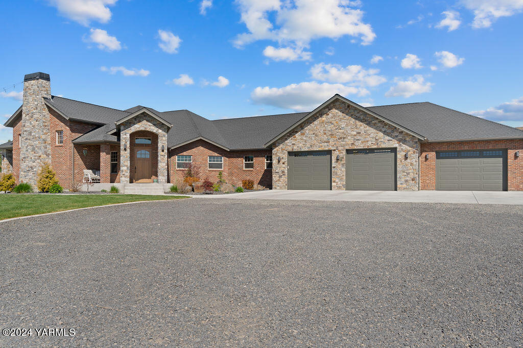 3663 Selah Loop Rd