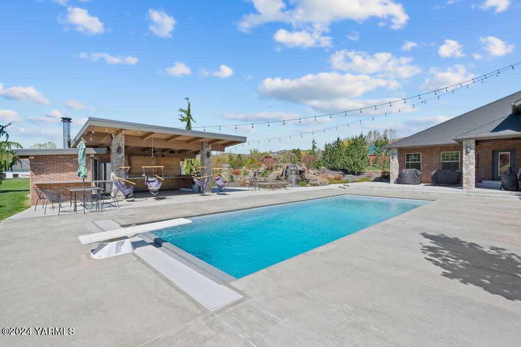 3663 Selah Loop Rd