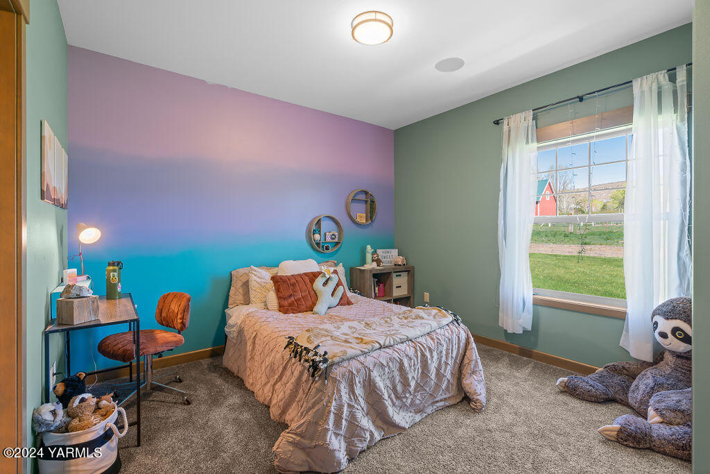 3663 Selah Loop Rd