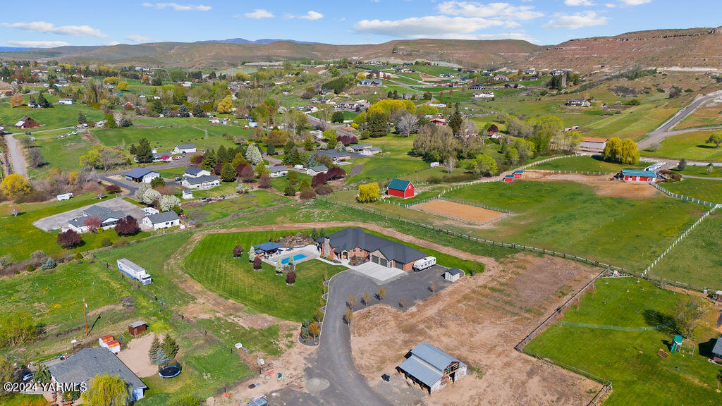 3663 Selah Loop Rd