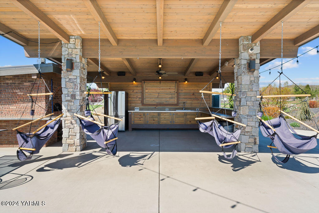 3663 Selah Loop Rd